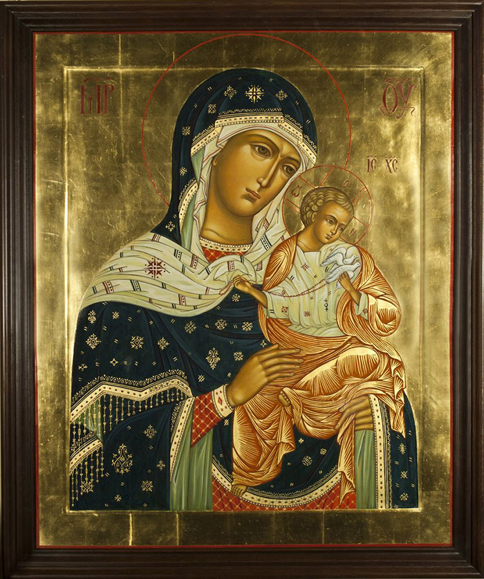 Пред иконой Пресвятой Богородицы Коневская