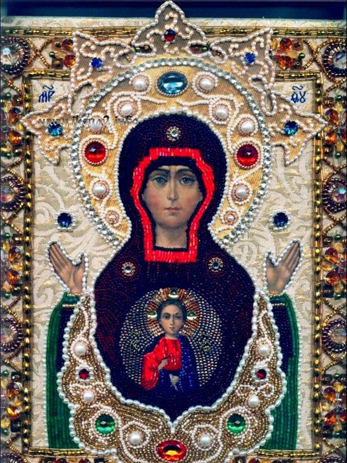 Пред иконой Пресвятой Богородицы Знамение Корчемная